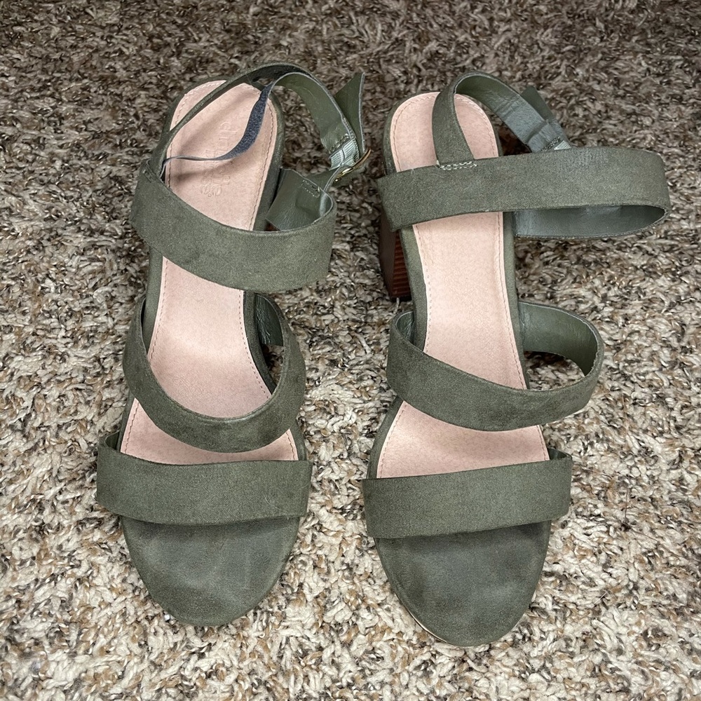 COPY - Green stewpot wedges